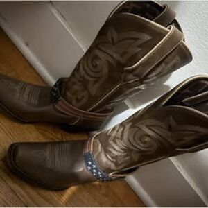 Durango Brown Heeled Boots with Star Pattern